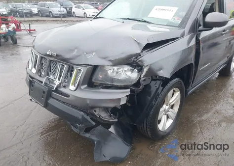 2016 Jeep Compass Latitude z USA, uszkodzony, nr VIN 1C4NJDEB8GD808815